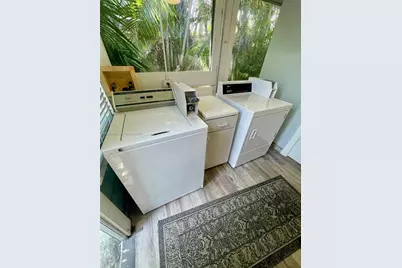 57 NE 24th St #Cottage, Wilton Manors, FL 33305 - Photo 11