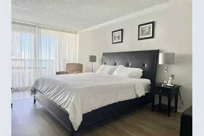 1717 Bayshore Dr Apt #A-1548, Miami, FL 33131 - Photo 11