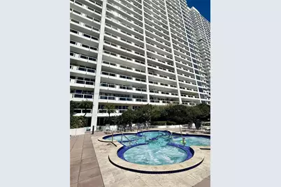 1717 Bayshore Dr Apt #A-1548, Miami, FL 33131 - Photo 17