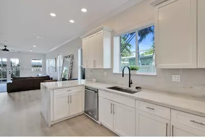 1121 NE 14th Ave #1121, Fort Lauderdale, FL 33304 - Photo 3
