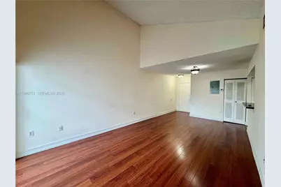 9731 Fontainebleau Blvd #F306, Miami, FL 33172 - Photo 7