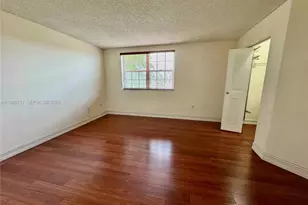 9731 Fontainebleau Blvd, Miami, FL 33172 - Photo 23
