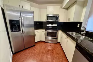 9731 Fontainebleau Blvd, Miami, FL 33172 - Photo 13