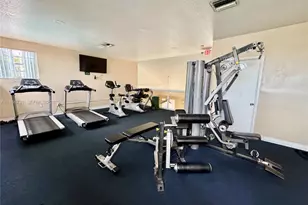 9731 Fontainebleau Blvd, Miami, FL 33172 - Photo 45