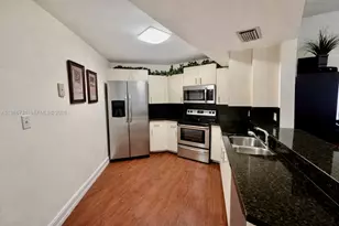 9731 Fontainebleau Blvd, Miami, FL 33172 - Photo 9