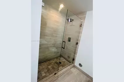 1300 Brickell Bay Dr #1606, Miami, FL 33131 - Photo 13