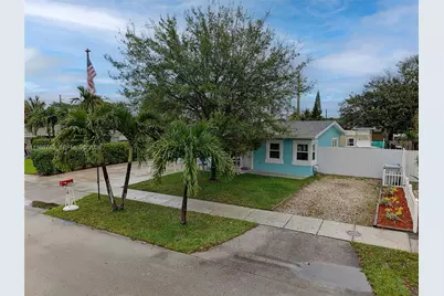 2810 NE 11th Ter, Pompano Beach, FL 33064 - Photo 25
