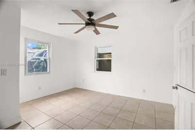 2810 NE 11th Ter, Pompano Beach, FL 33064 - Photo 11