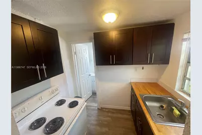 5738 Garfield St #B, Hollywood, FL 33021 - Photo 7