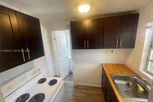 5738 Garfield St, Hollywood, FL 33021 - Photo 7