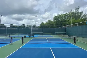 9461 Evergreen Pl, Davie, FL 33324 - Photo 17