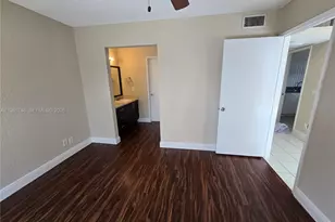 9461 Evergreen Pl, Davie, FL 33324 - Photo 9