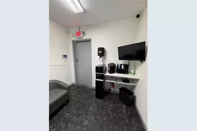 330 NW 171st St, North Miami Beach, FL 33169 - Photo 19