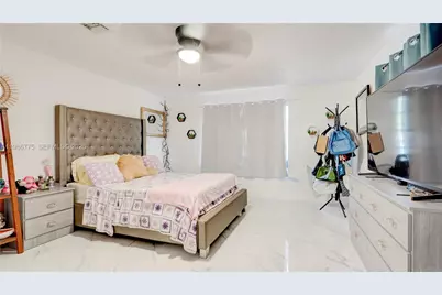 10529 NW 35th Ave, Miami, FL 33147 - Photo 17