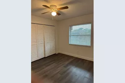 605 Ixoria Ave #15, Fort Pierce, FL 34982 - Photo 5