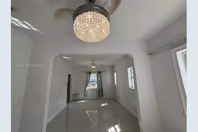 521 NW 48th St, Miami, FL 33127 - Photo 11