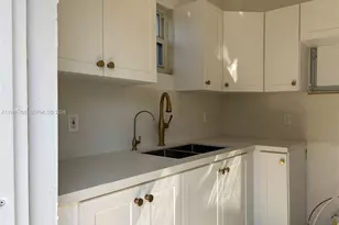 521 NW 48th St, Miami, FL 33127 - Photo 9