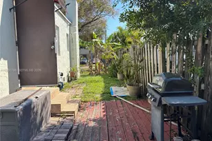 521 NW 48th St, Miami, FL 33127 - Photo 19