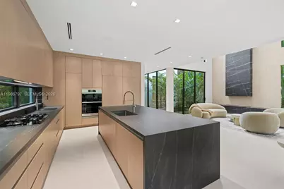 4534 Sheridan Ave, Miami Beach, FL 33140 - Photo 7