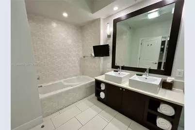 5300 NW 87th Ave #904, Doral, FL 33178 - Photo 7