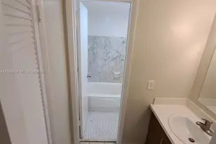 140 Royal Palm Rd, Hialeah Gardens, FL 33016 - Photo 11