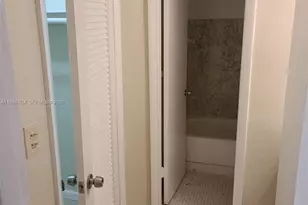 140 Royal Palm Rd, Hialeah Gardens, FL 33016 - Photo 9