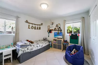 7921 NW 178th St, Hialeah, FL 33015 - Photo 17