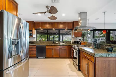 1675 Coral Gardens Dr, Wilton Manors, FL 33334 - Photo 7