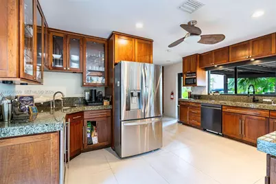 1675 Coral Gardens Dr, Wilton Manors, FL 33334 - Photo 9