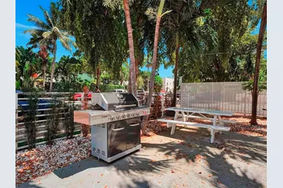 1000 7th St #10, Miami Beach, FL 33139 - Photo 9