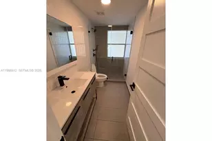1000 7th St, Miami Beach, FL 33139 - Photo 29