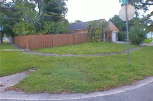 1490 SW 85th Terrace, Pembroke Pines, FL 33025 - Photo 3