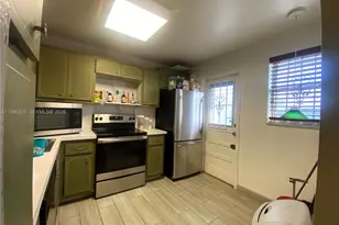 443 NE 195th St, Miami, FL 33179 - Photo 9