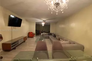 443 NE 195th St, Miami, FL 33179 - Photo 15