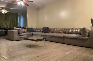 443 NE 195th St, Miami, FL 33179 - Photo 17