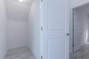 230 SW 170th Ave, Pembroke Pines, FL 33027 - Photo 15