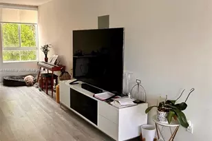 2561 NE 193rd St, Miami, FL 33180 - Photo 3