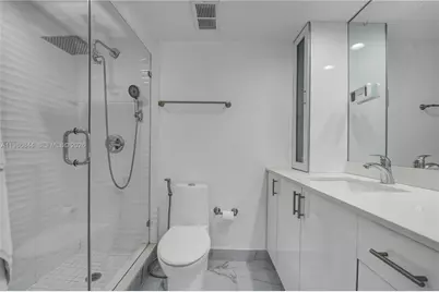 8033 Lake Dr #203, Doral, FL 33166 - Photo 15