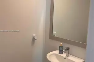 2561 NE 193rd St, Miami, FL 33180 - Photo 11