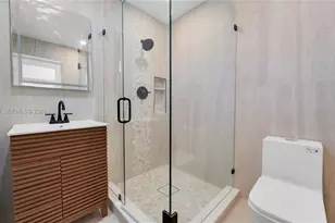 8850 NE 4th Ave, El Portal, FL 33138 - Photo 17