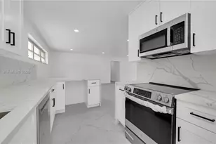 8850 NE 4th Ave, El Portal, FL 33138 - Photo 11