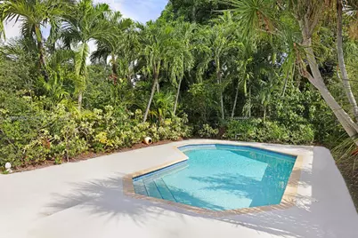 8850 NE 4th Ave, El Portal, FL 33138 - Photo 13