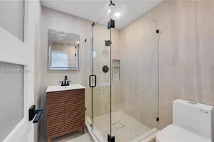 8850 NE 4th Ave, El Portal, FL 33138 - Photo 9