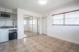 715 NE 6th St, Fort Lauderdale, FL 33304 - Photo 7