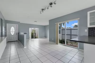 10532 SW 21st Ln, Miami, FL 33165 - Photo 5