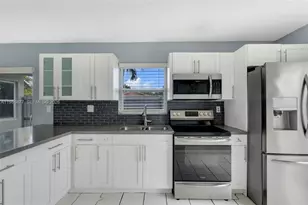 10532 SW 21st Ln, Miami, FL 33165 - Photo 13