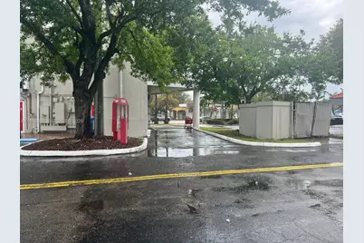 13750 Biscayne Blvd, North Miami Beach, FL 33181 - Photo 9