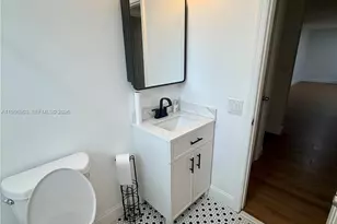 11201 NE 3rd Ave, Miami, FL 33161 - Photo 21