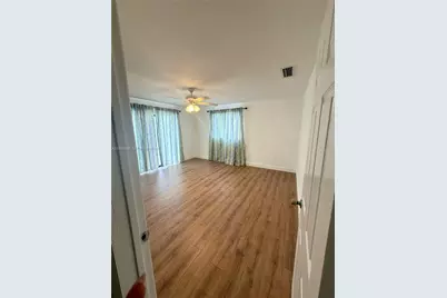 11201 NE 3rd Ave, Miami, FL 33161 - Photo 23