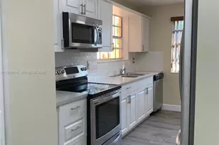2601 SE 19th Ct, Homestead, FL 33035 - Photo 11